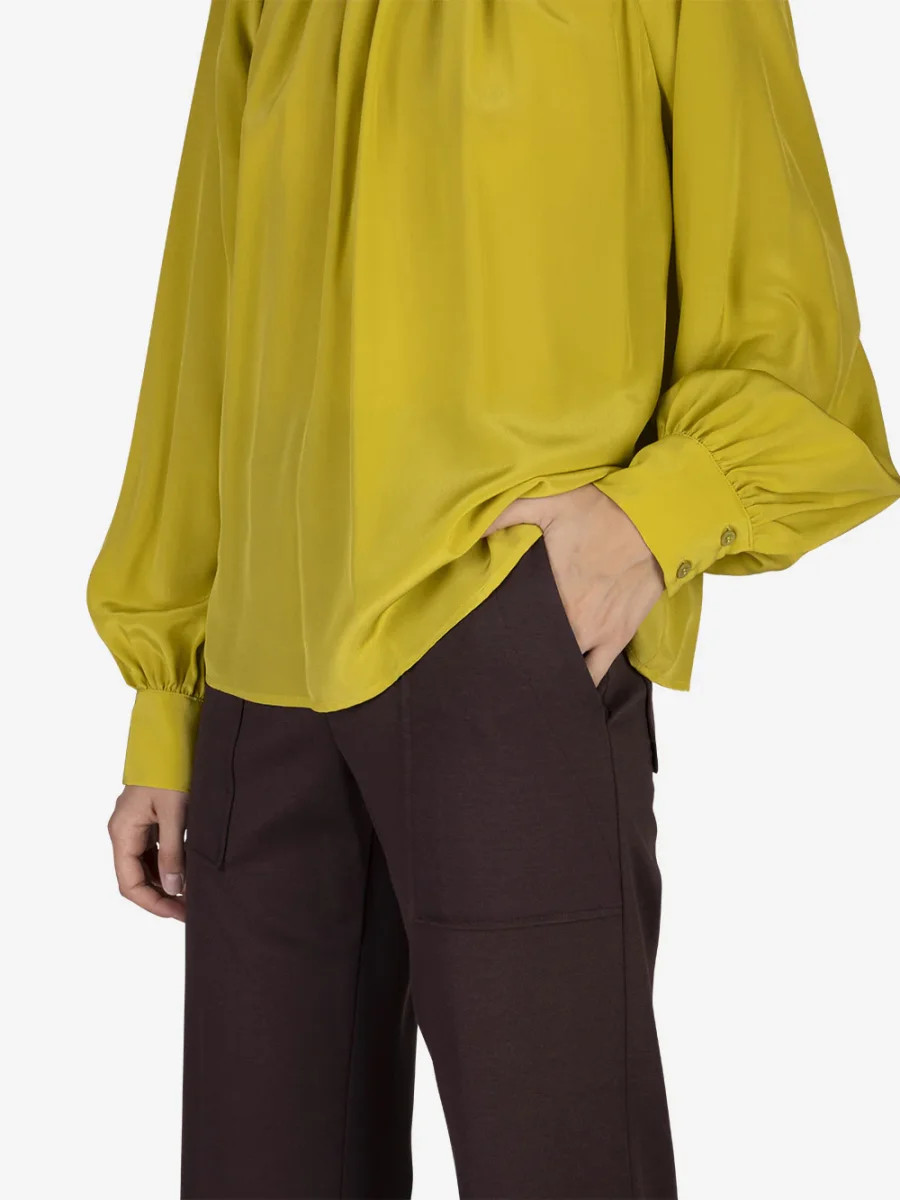 Pantaloni con maxi tasche - immagine 7