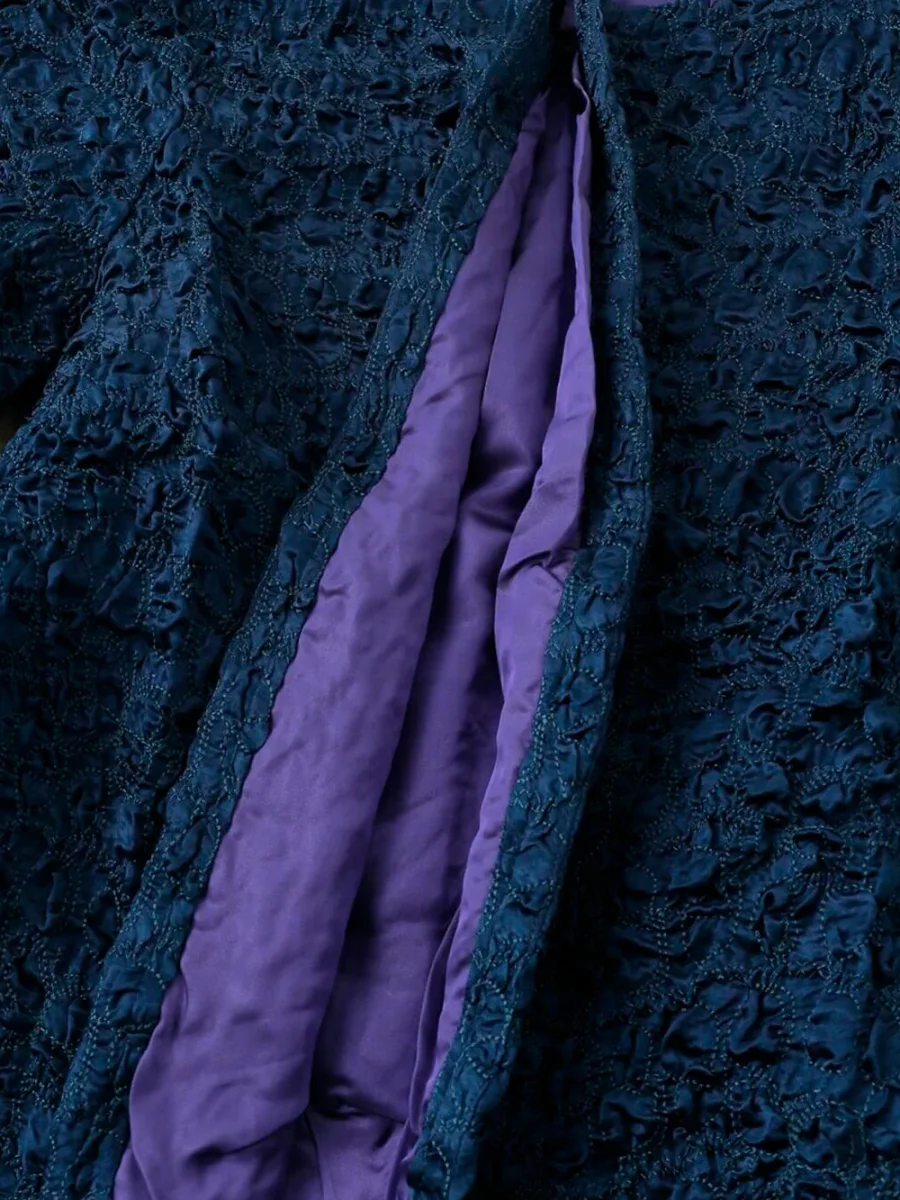 Giacca blu con ricamo satinato - immagine 4