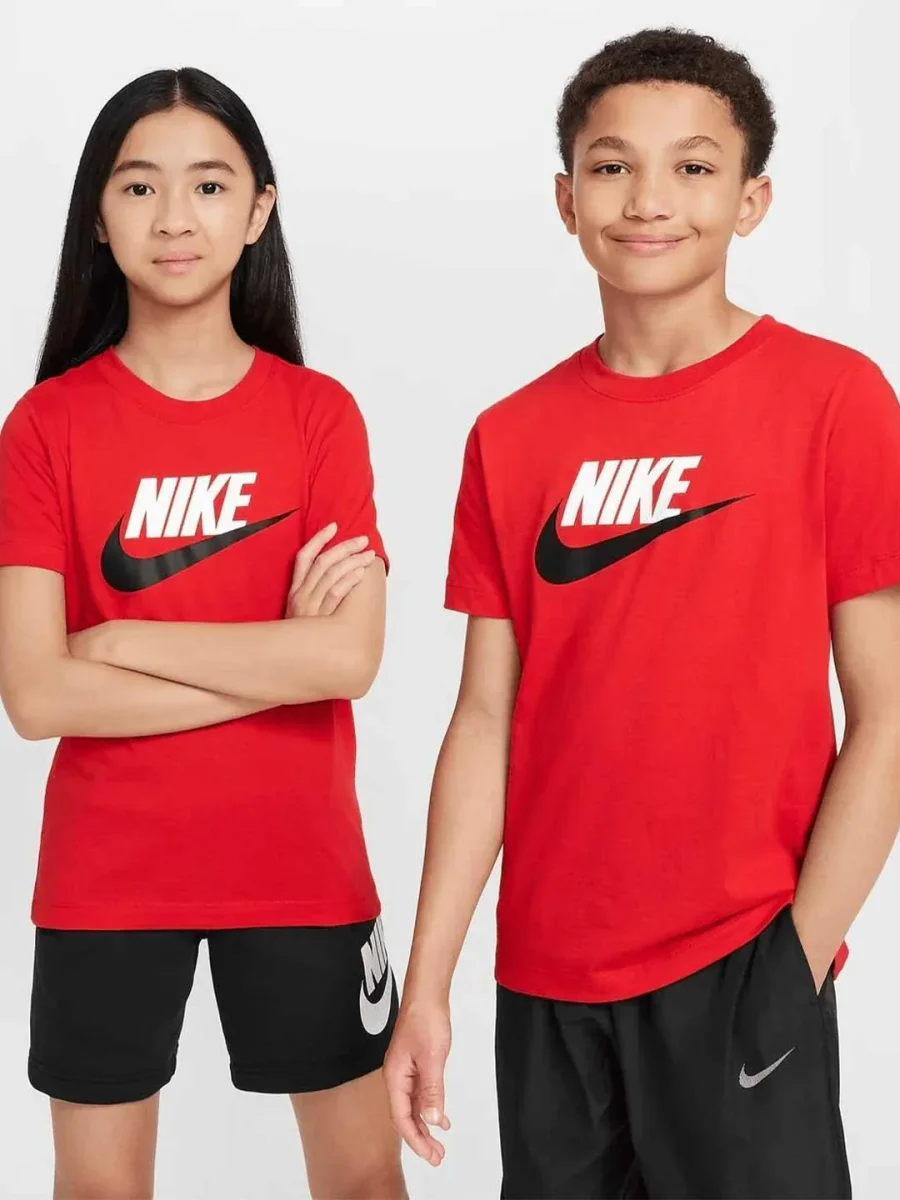 Nike t-shirt kids rosso con logo nero
