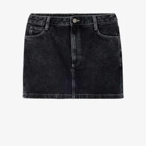 Gonna corta in denim nero con cinque tasche