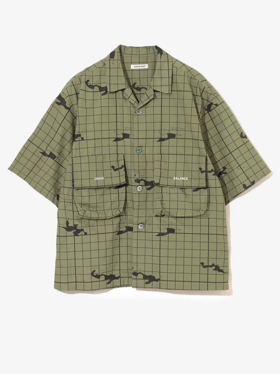 Camicia a maniche corte khaki con colletto punta e grafica 'Chaos Balance' - immagine 2